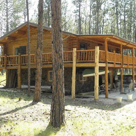Trails End Lodge Къстър Екстериор снимка