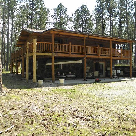 Trails End Lodge Къстър Екстериор снимка