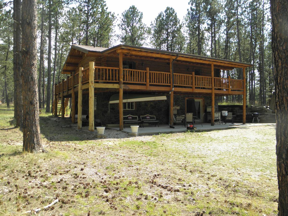 Trails End Lodge Къстър Екстериор снимка